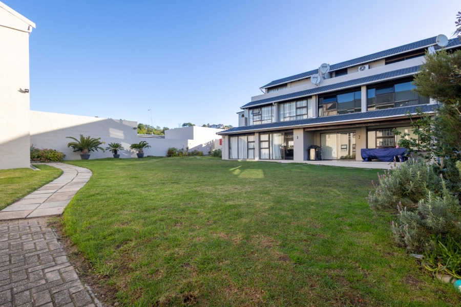 4 Bedroom Property for Sale in Bowtie Western Cape